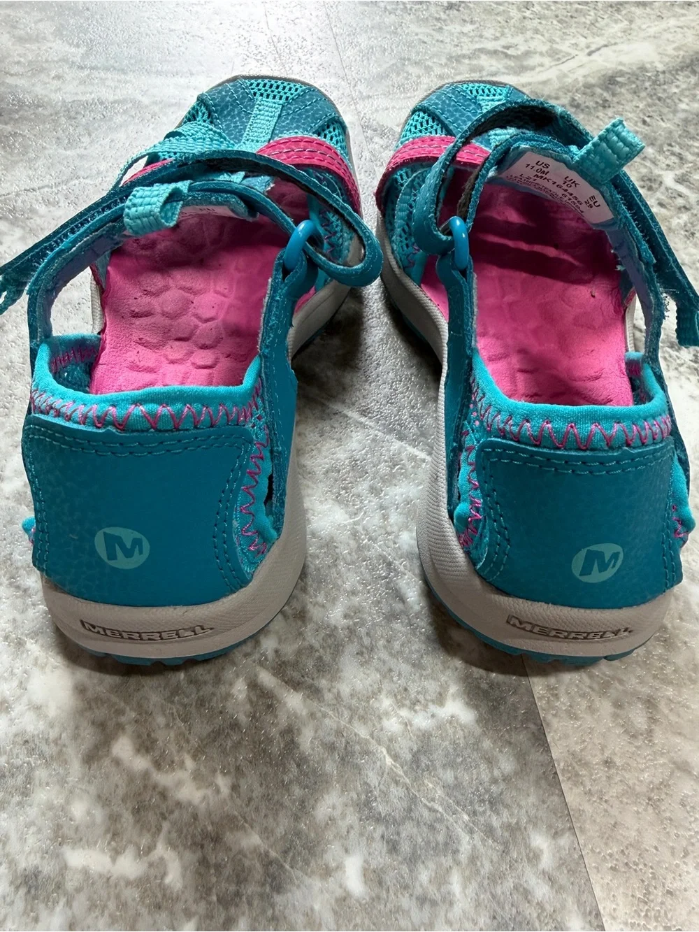 Merrell Girls Size 11 Water Sandals Turquoise Closed Toe Sport Hiking shoes